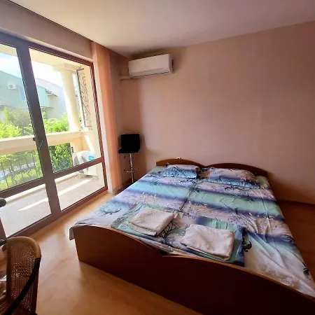 Hotel Prestige Studio First Line On The